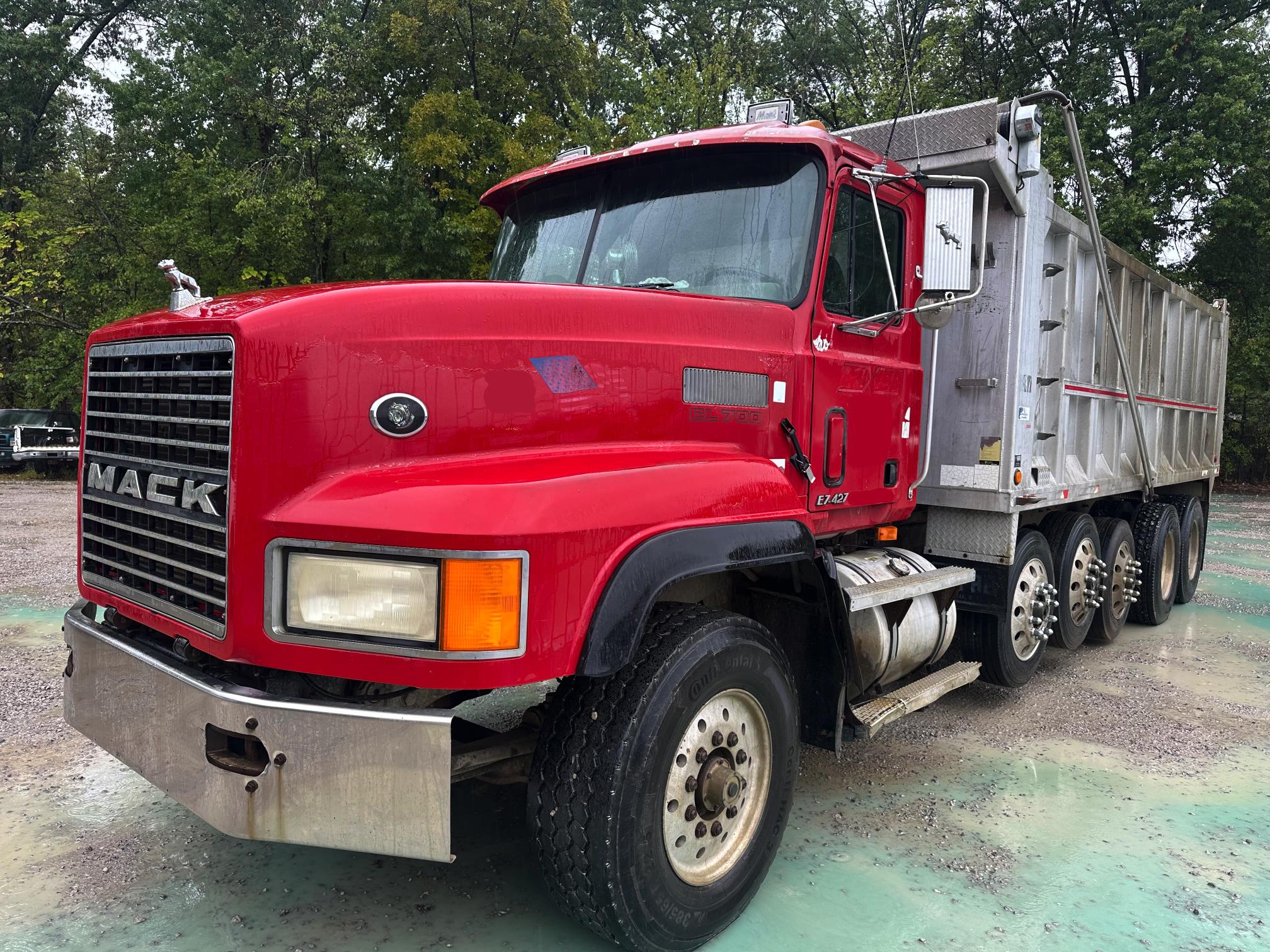 1999 MACK CL713 - Image 2